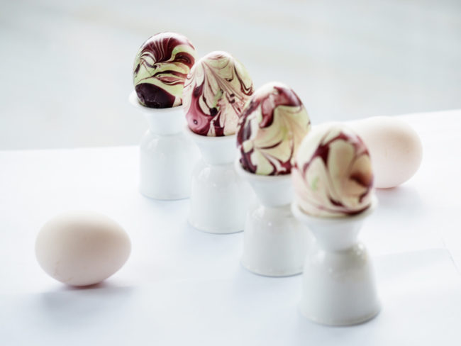 DIY velikonoční „lakovaná“ vajíčka